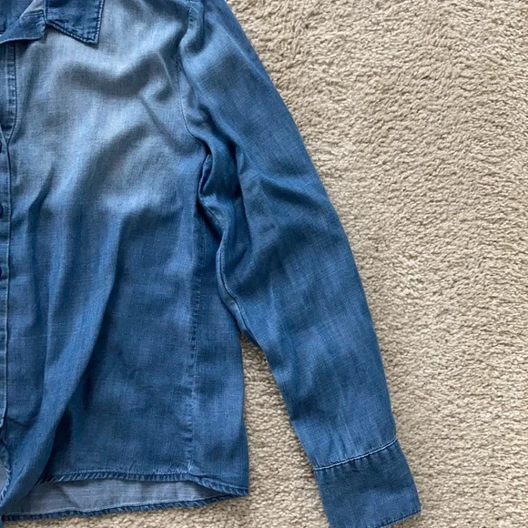 Cloth and Stone Chambray Tie Front Top - Picture 4 of 6